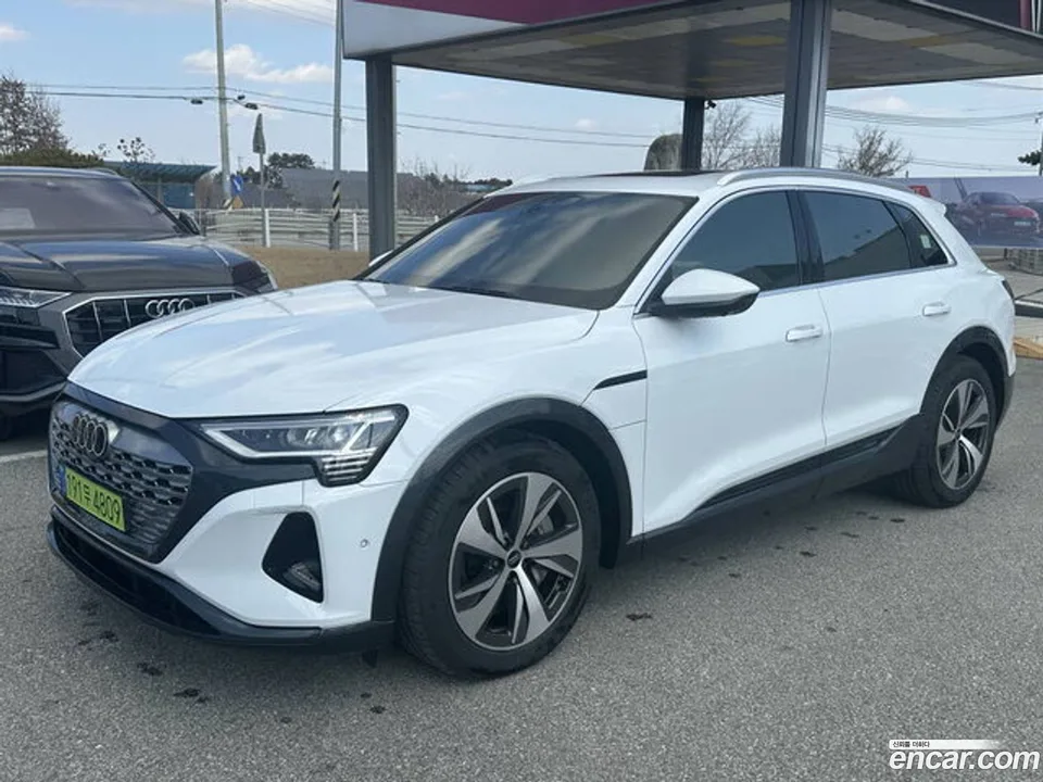 Audi Q8 e-tron 55 2024 — photo 1, buy with delivery to Moscow