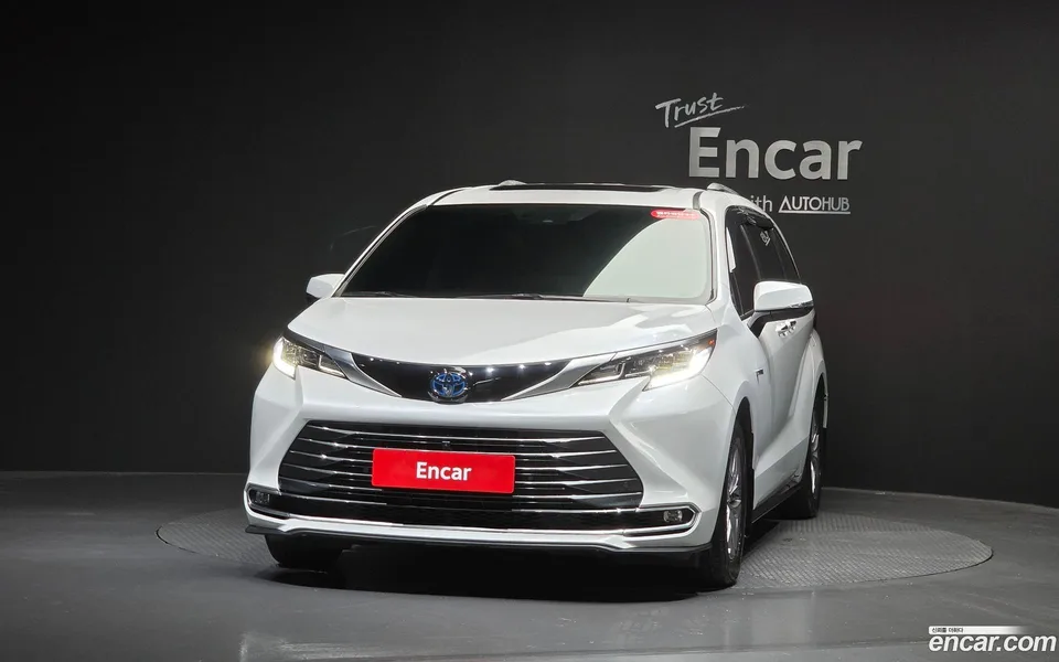 Toyota Sienna 2.5 AWD 2023 — thumbnail 3