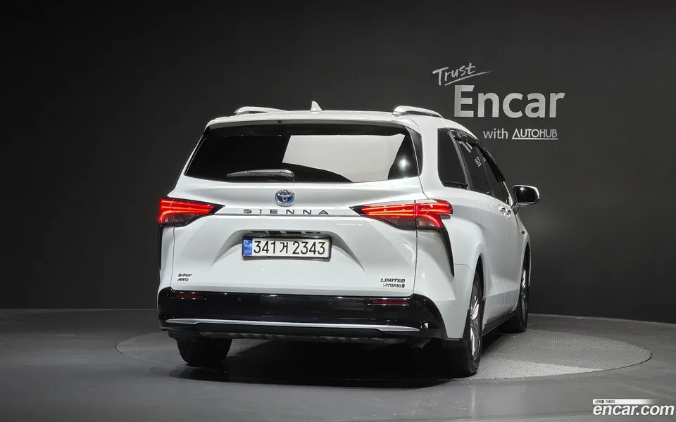 Toyota Sienna 2.5 AWD 2023 — thumbnail 4