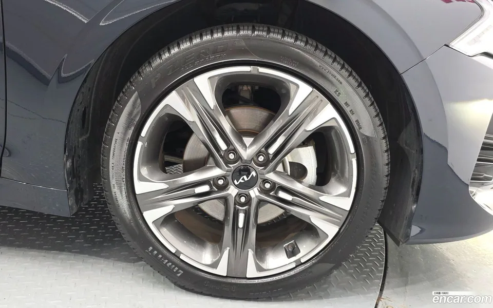 Kia K5 2.0 2023 — thumbnail 5