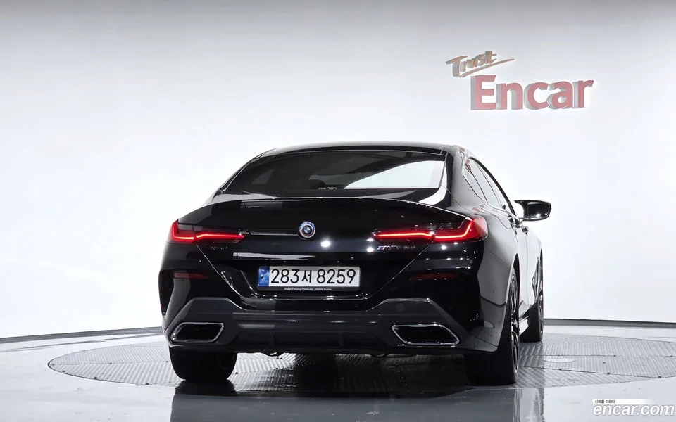 BMW 8 Series M850i xDrive 2022 — thumbnail 4