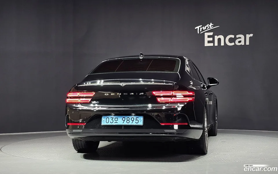 Genesis Electrified G80 e-AWD 2023 — thumbnail 4