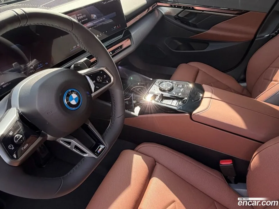 BMW 5 Series 530e xDrive M 2026 — thumbnail 3