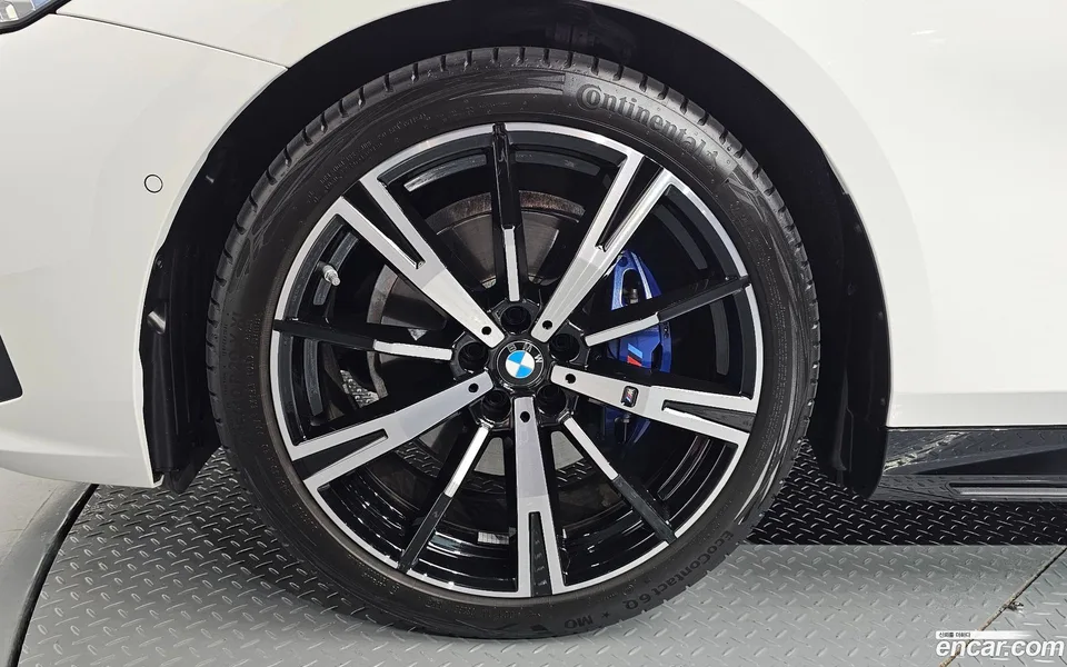 BMW 5 Series 530i xDrive M 2024 — thumbnail 2