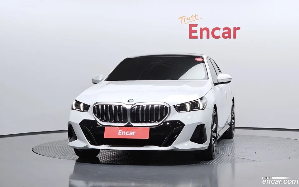 BMW 5 Series 530i xDrive M 2024 — thumbnail 3