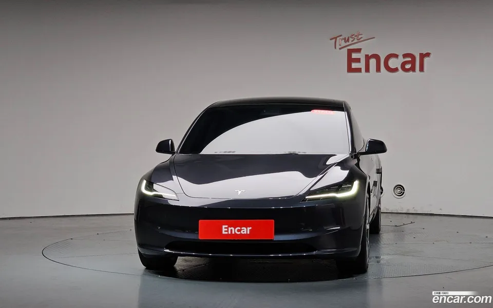 Tesla Model 3 AWD 2025 — thumbnail 3
