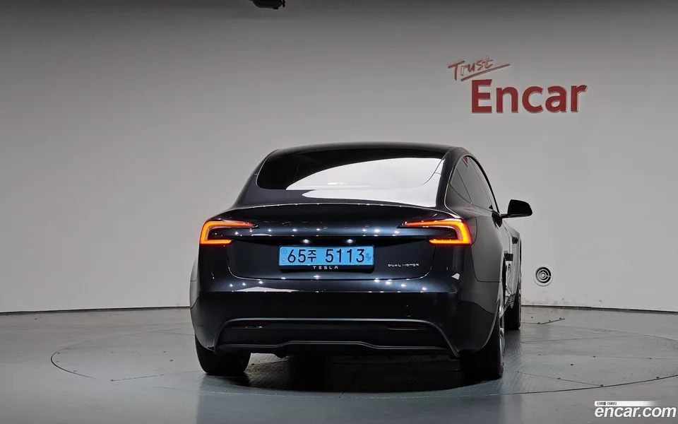 Tesla Model 3 AWD 2025 — thumbnail 4