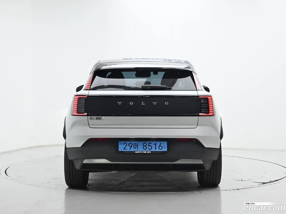 Volvo EX30 Cross Country 2026 — thumbnail 4