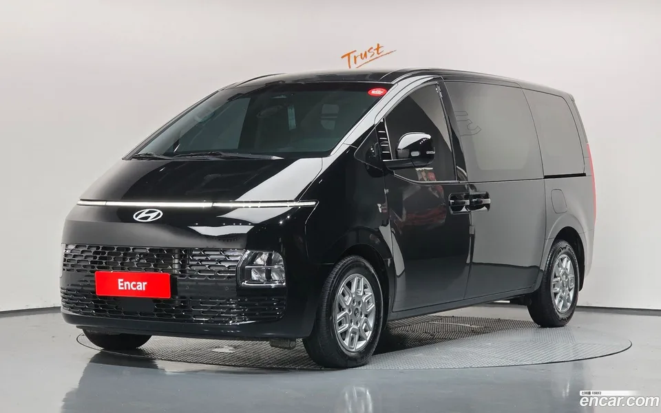 Hyundai Staria 3 2025 — фото 1, купить с доставкой в Москву