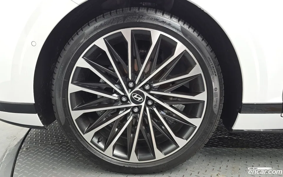 Hyundai Grandeur Hybrid 2024 — thumbnail 2