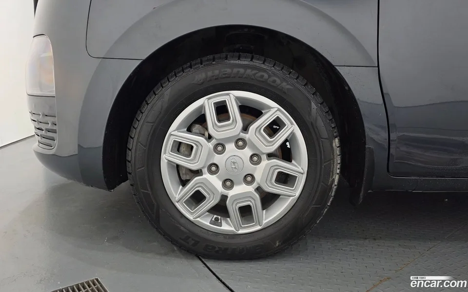 Hyundai Staria 11 2022 — thumbnail 2