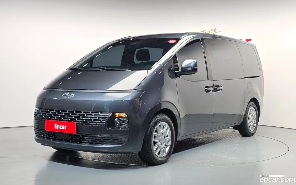 Hyundai Staria 11 2022 — photo 1, buy with delivery to Moscow