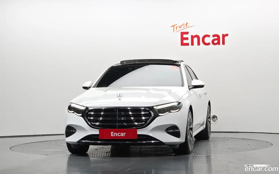 Mercedes-Benz E-Class E300 4MATIC 2024 — миниатюра 3