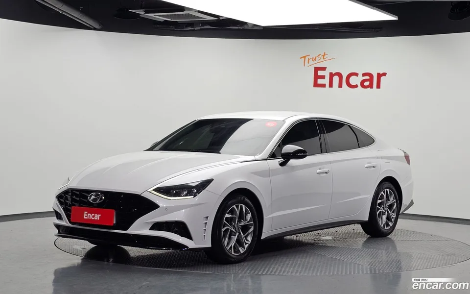 Hyundai Sonata 2.0 2022 — photo 1, buy with delivery to Moscow