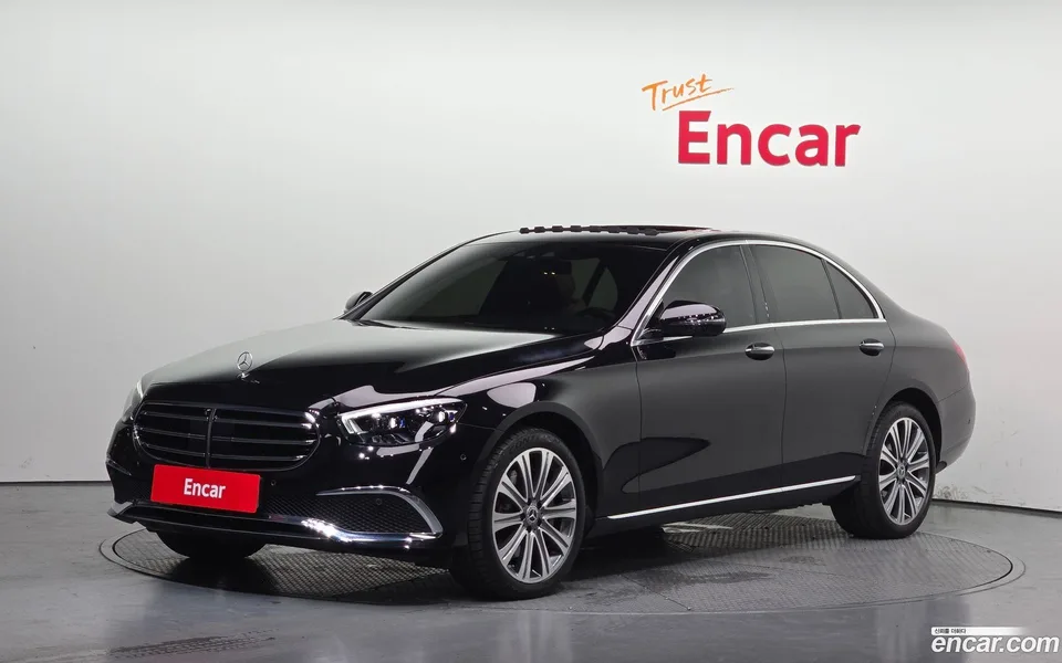 Mercedes-Benz E-Class E350 4MATIC 2022 — photo 1, buy with delivery to Moscow