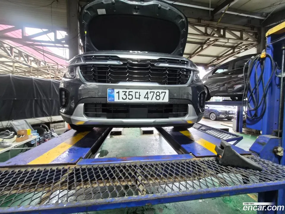 Kia Seltos 2.0 2WD 2022 — photo 1, buy with delivery to Moscow