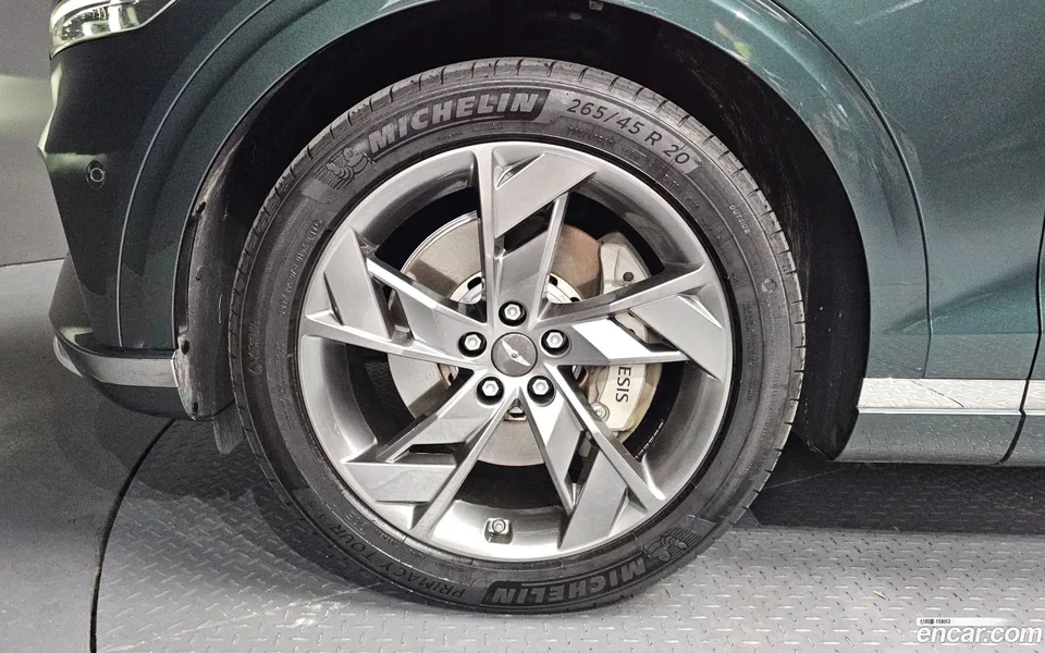 Genesis Electrified GV70 e-AWD 2022 — thumbnail 2