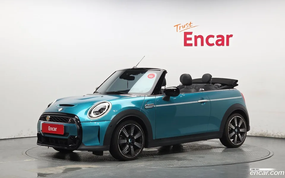MINI Cooper S Convertible 2023 — photo 1, buy with delivery to Moscow