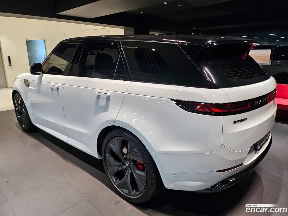 Land Rover Range Rover Sport D300 HSE 2023 — thumbnail 4