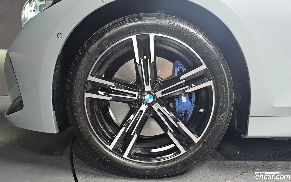 BMW 3 Series 320i M 2026 — thumbnail 5