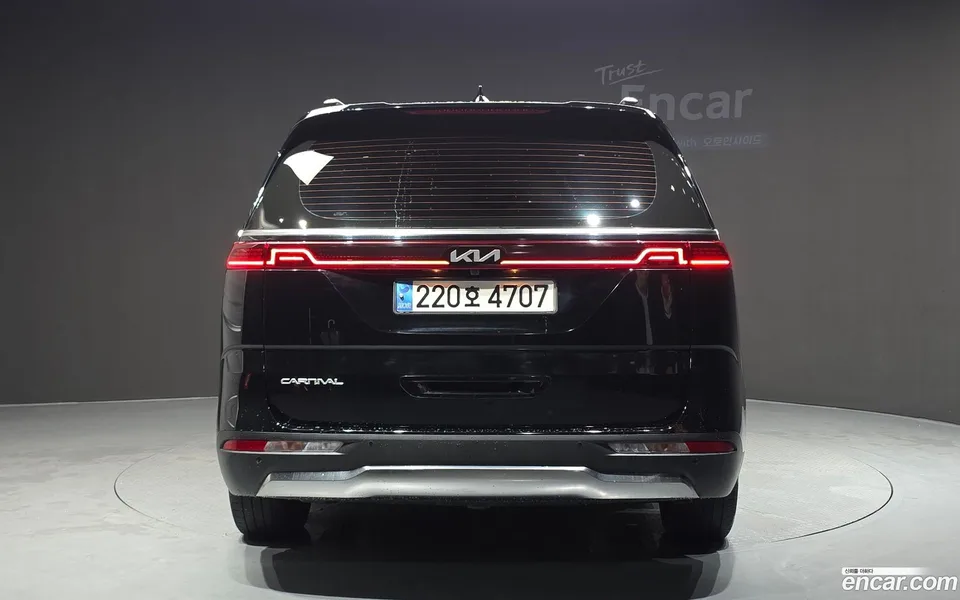 Kia Carnival 9 2023 — thumbnail 4