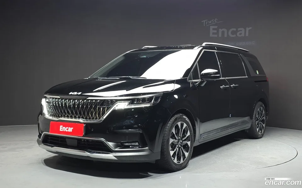 Kia Carnival 9 2023 — photo 1, buy with delivery to Moscow