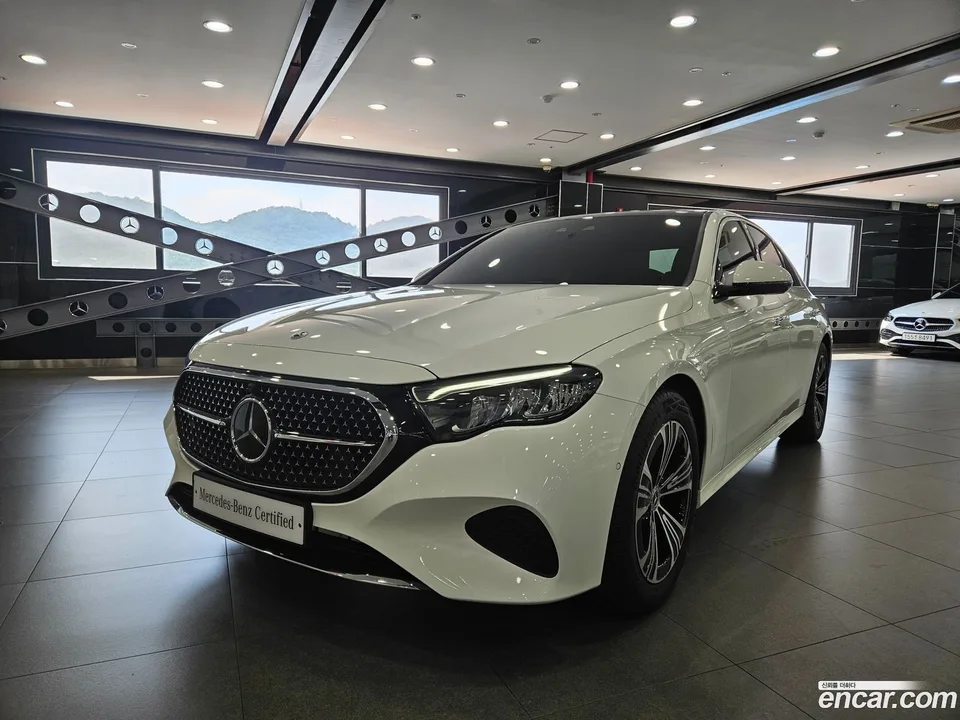 Mercedes-Benz E-Class E200 2025 — photo 1, buy with delivery to Moscow