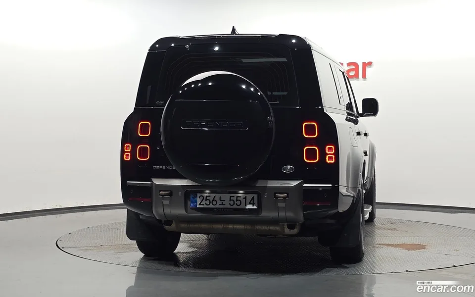 Land Rover Defender 130 P400 X- HSE 2023 — thumbnail 4
