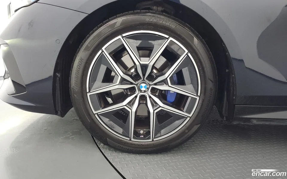 BMW 5 Series 523d M 2025 — thumbnail 5