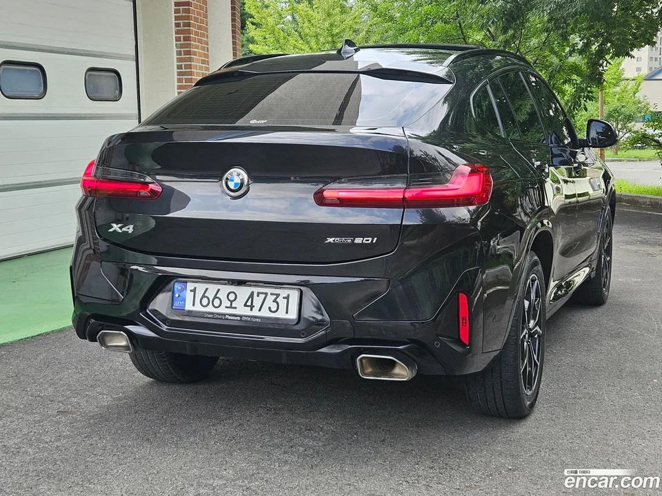 BMW X4 xDrive20i 2024 — thumbnail 2