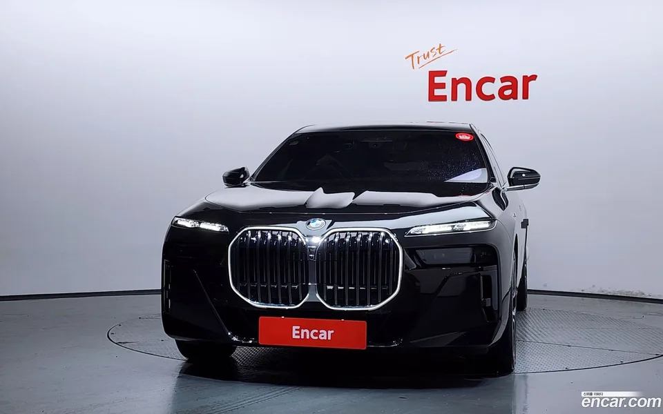 BMW 7 Series 740i xDrive M 2025 — thumbnail 3