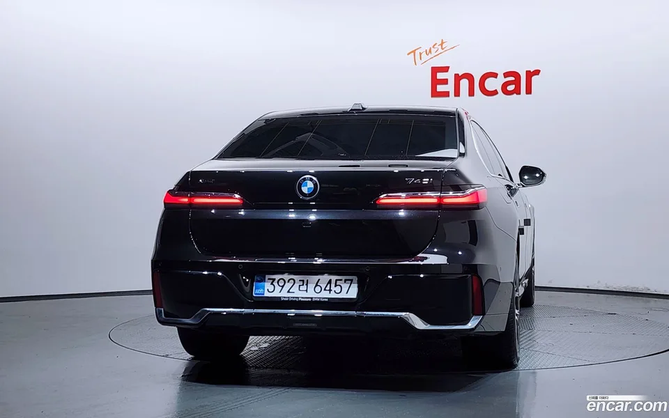 BMW 7 Series 740i xDrive M 2025 — thumbnail 4