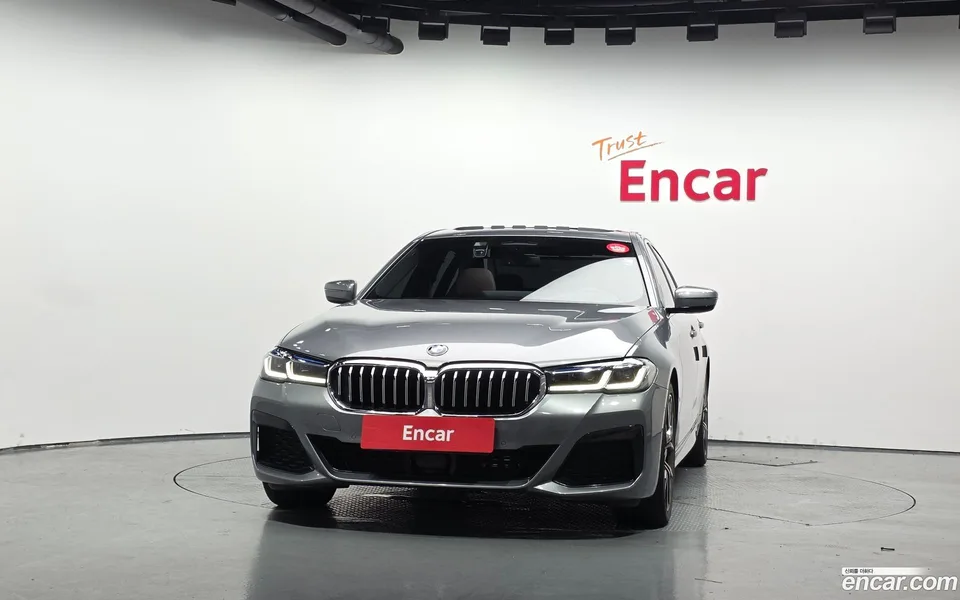 BMW 5 Series 530i xDrive M 2023 — thumbnail 3