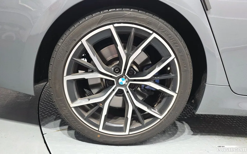 BMW 5 Series 530i xDrive M 2023 — thumbnail 5