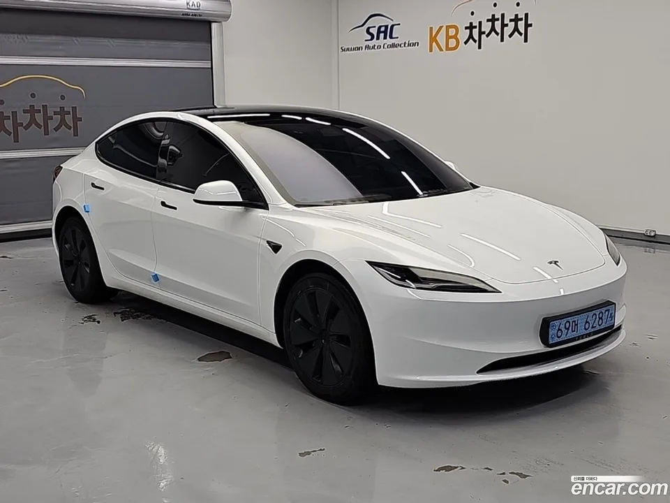Tesla Model 3 RWD 2025 — thumbnail 4