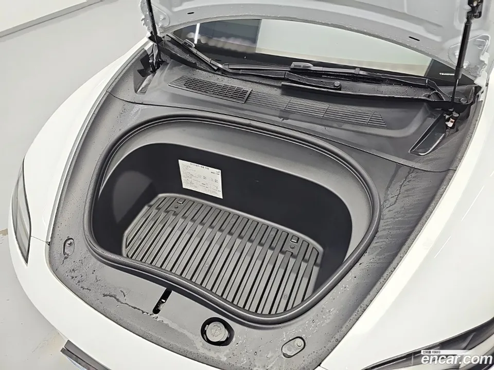 Tesla Model 3 RWD 2025 — thumbnail 5