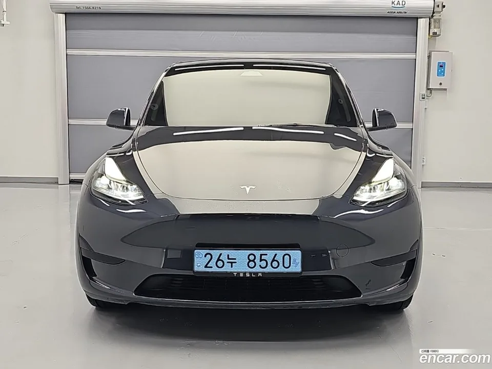 Tesla Model Y RWD 2025 — thumbnail 3
