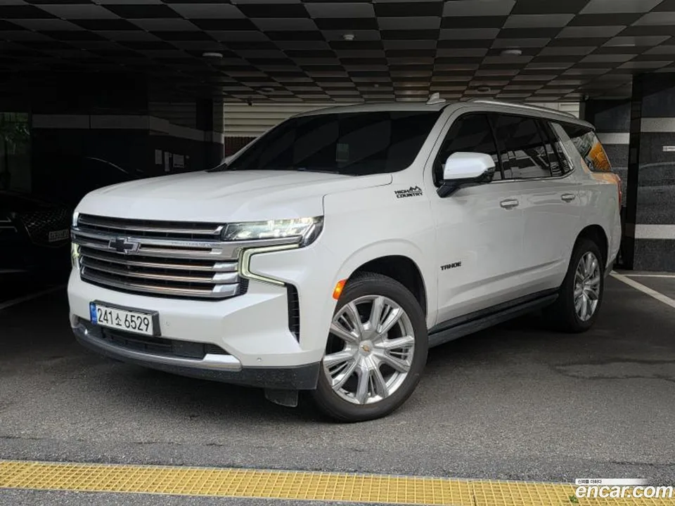 Chevrolet Tahoe 6.2 4WD 2022 — photo 1, buy with delivery to Moscow