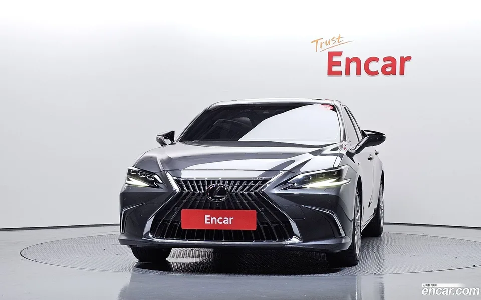 Lexus ES 300h 2023 — миниатюра 3