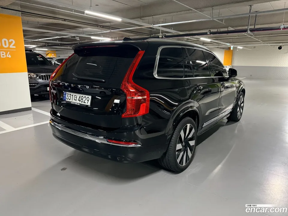 Volvo XC90 T8 2024 — thumbnail 4