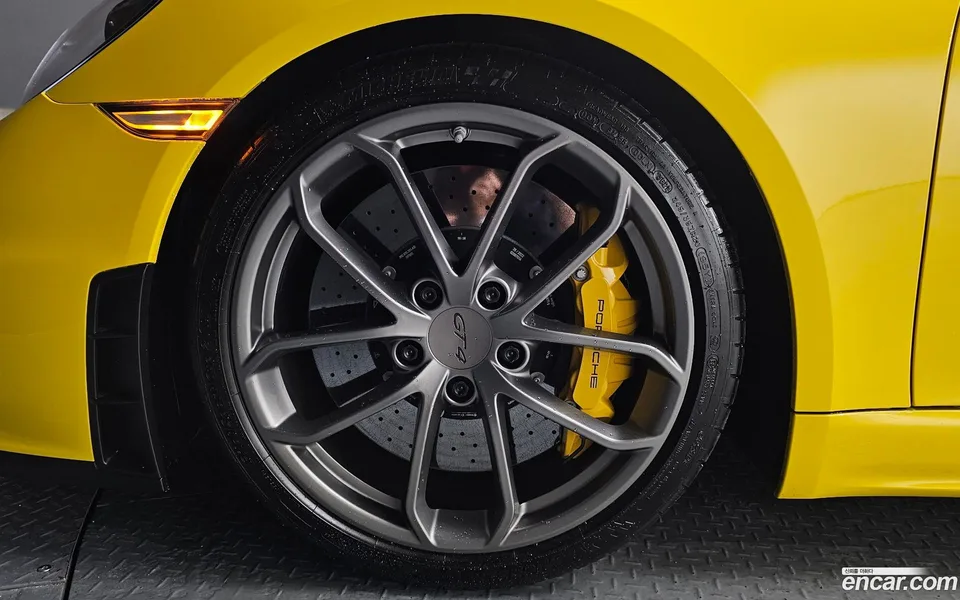 Porsche 718 Cayman 4.0 GT4 2023 — thumbnail 2