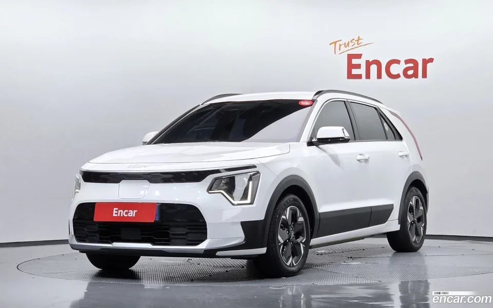 Kia Niro EV 2022 — photo 1, buy with delivery to Moscow