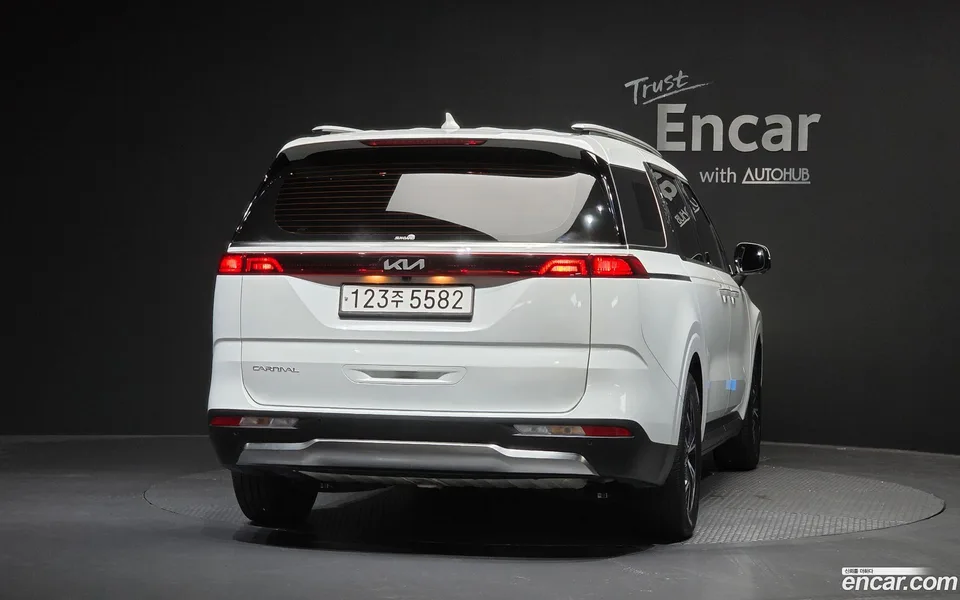 Kia Carnival 9 2022 — thumbnail 4