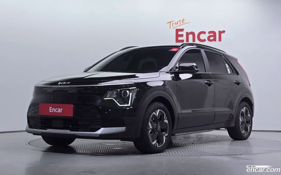 Kia Niro EV 2023 — photo 1, buy with delivery to Moscow