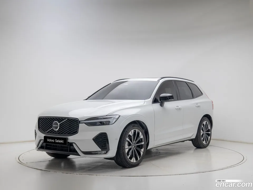 Volvo XC60 B5 2026 — photo 1, buy with delivery to Moscow