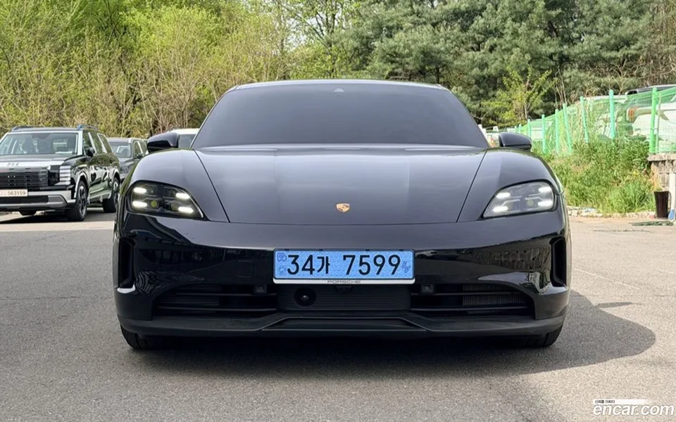 Porsche Taycan 2025 — photo 1, buy with delivery to Moscow