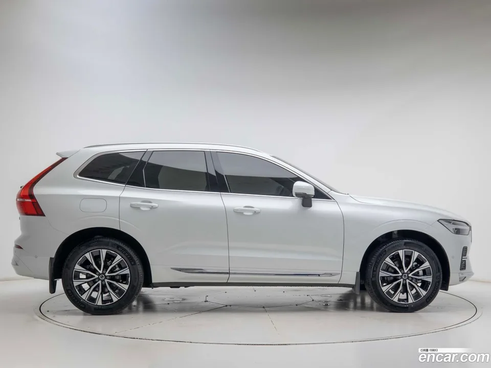 Volvo XC60 B5 2024 — thumbnail 2