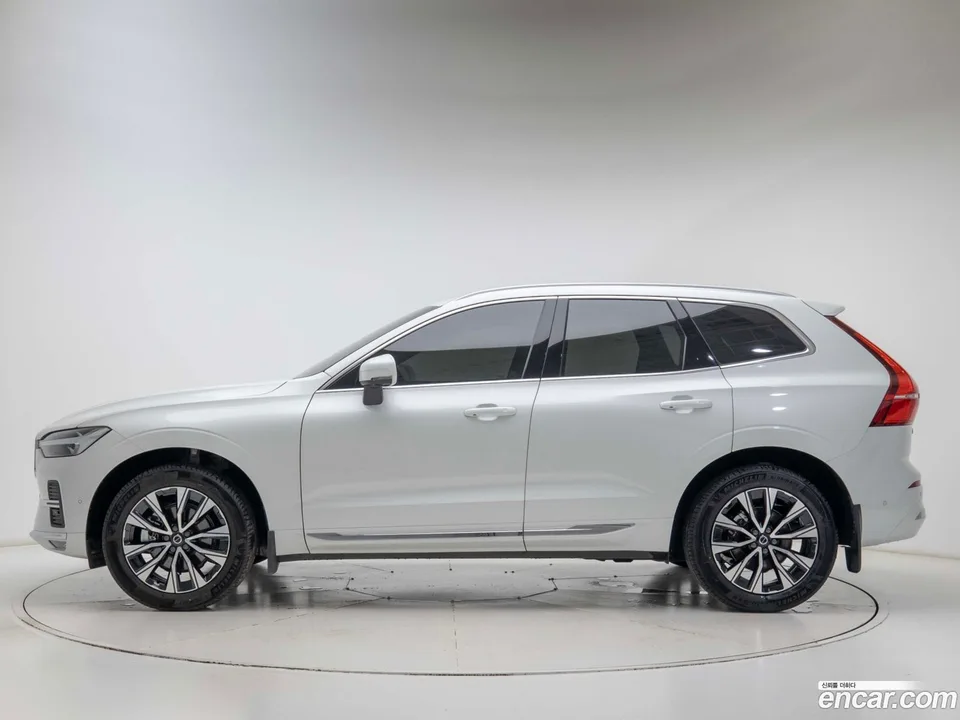 Volvo XC60 B5 2024 — thumbnail 3