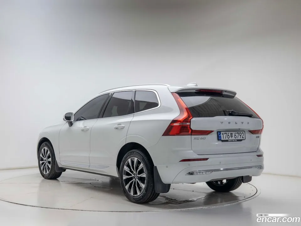 Volvo XC60 B5 2024 — thumbnail 4