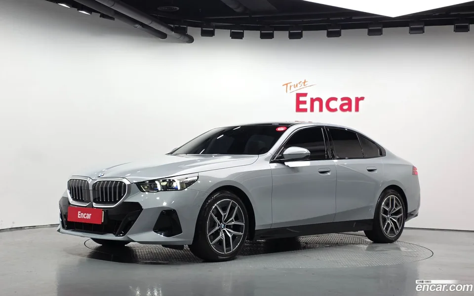 BMW 5 Series 523d M 2025 — photo 1, buy with delivery to Moscow